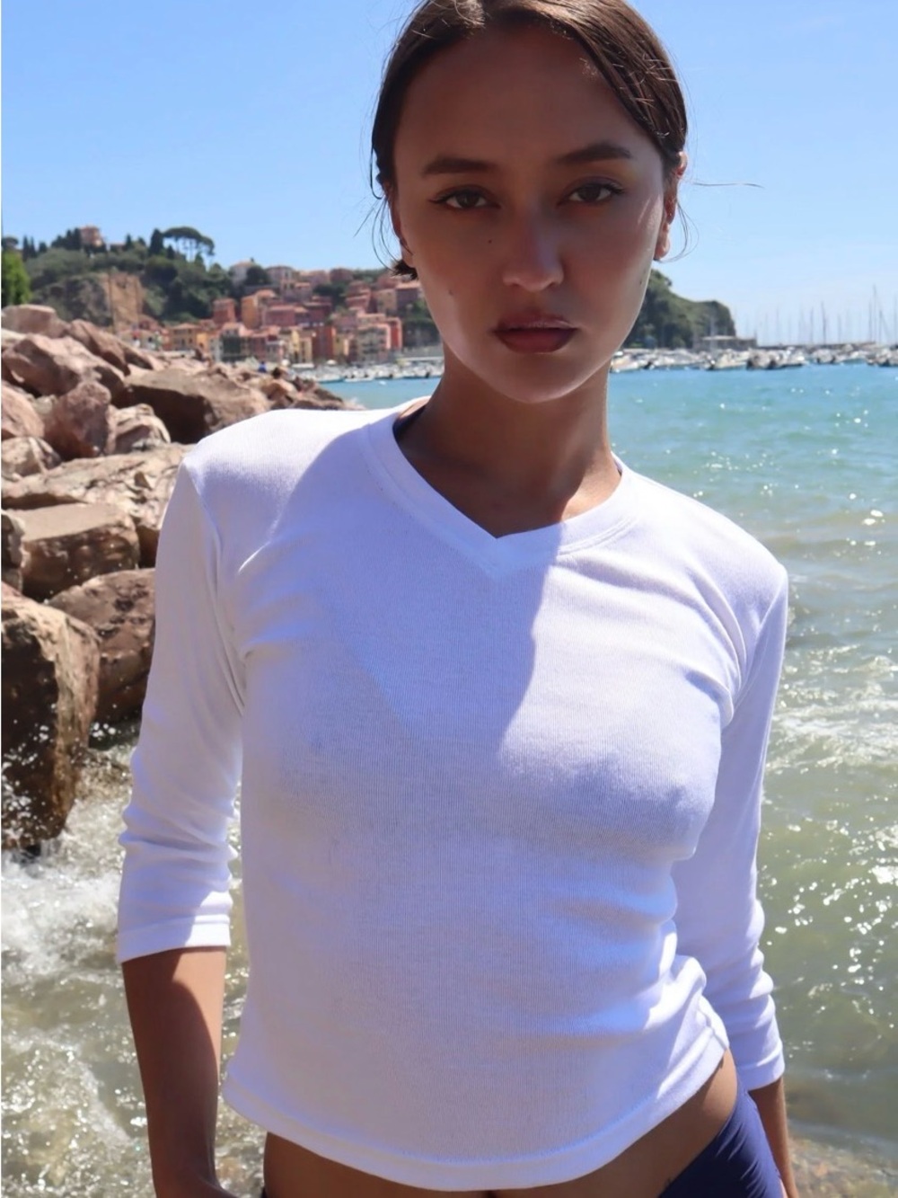 Caspar The Label White V-Neck 3/4 Sleeve Top